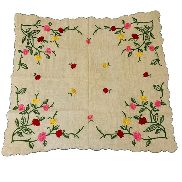 Vintage Linen Floral Hand Embroidered Roses Square Table Topper Scalloped 26" - Picture 15 of 15